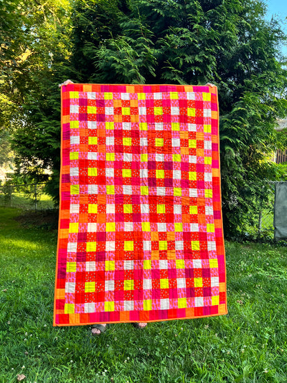 STRAWBERRY SQUARES handmade quilt